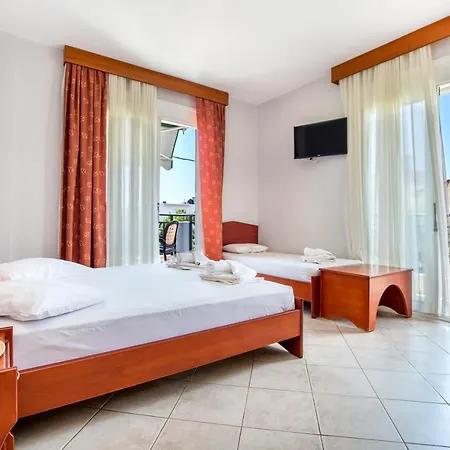 Aparthotel Maria 3*